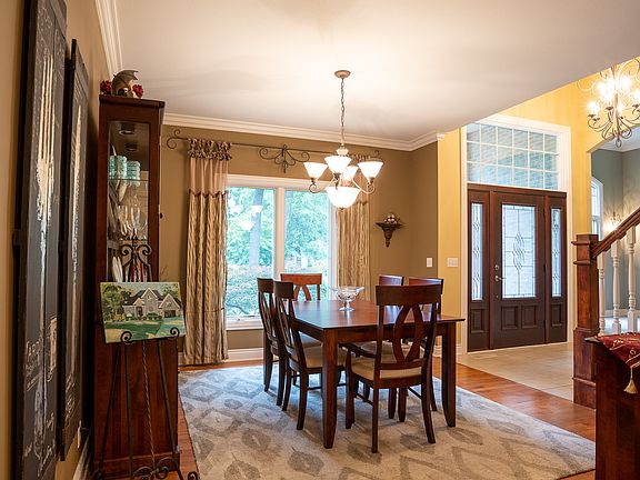 4th image of 15278 Forest Park Dr