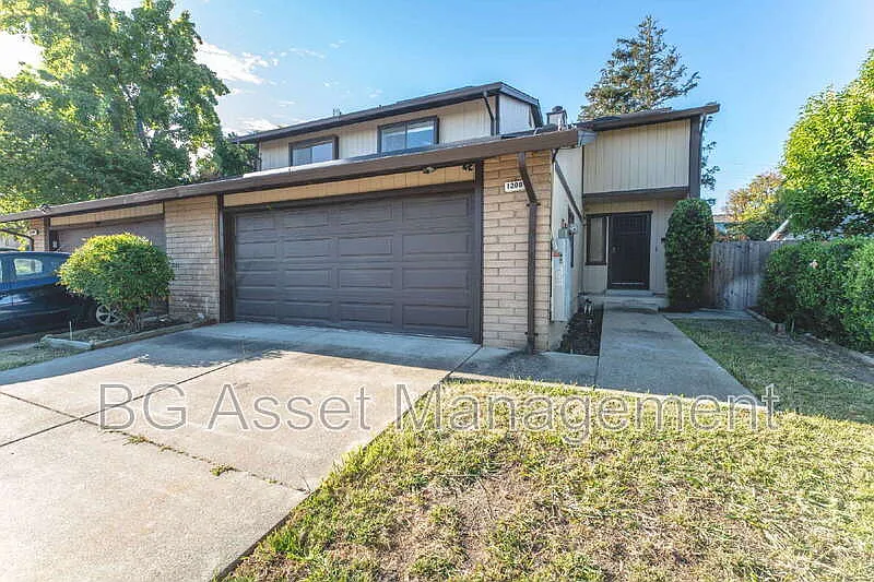 3 bed, 2.5 bath, 1527 sqft, $3,600 — Photo 1
