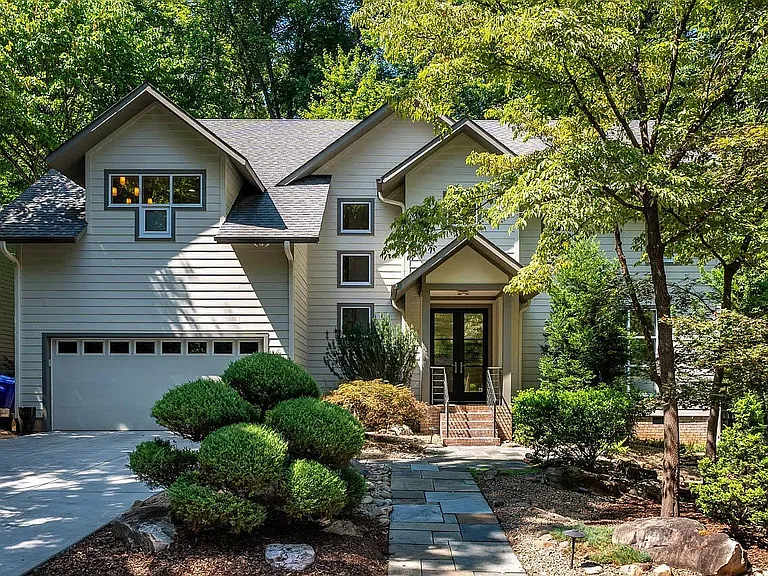 1604 Pathway Dr — Photo 1