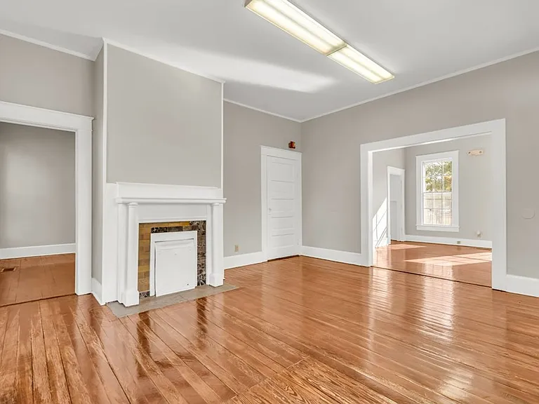 402 N Gloster St — Photo 13
