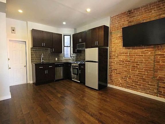 3rd image of 276 W 117th St APT 4A