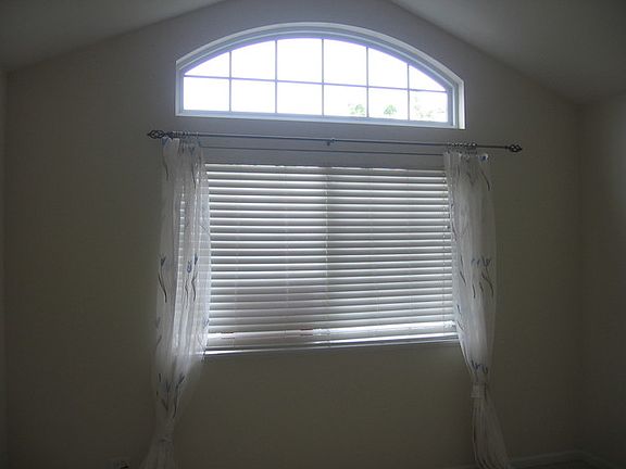 4th image of 3626 Roanoke Ave