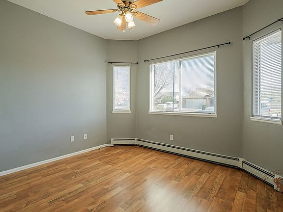 5th image of 601 Silverplume Dr
