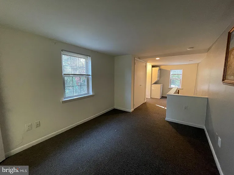 792 S Front St #B — Photo 12