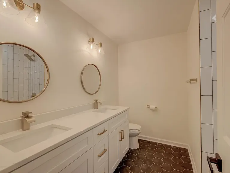 1048 Peterson Lake Rd — Photo 6