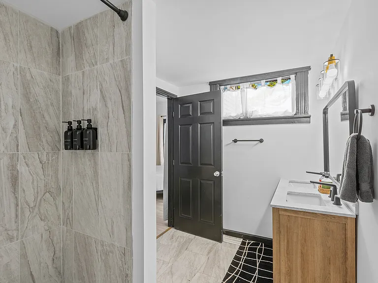 329 W Main St — Photo 11