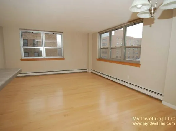 1707 N Prospect Ave #6, Milwaukee, WI 53202