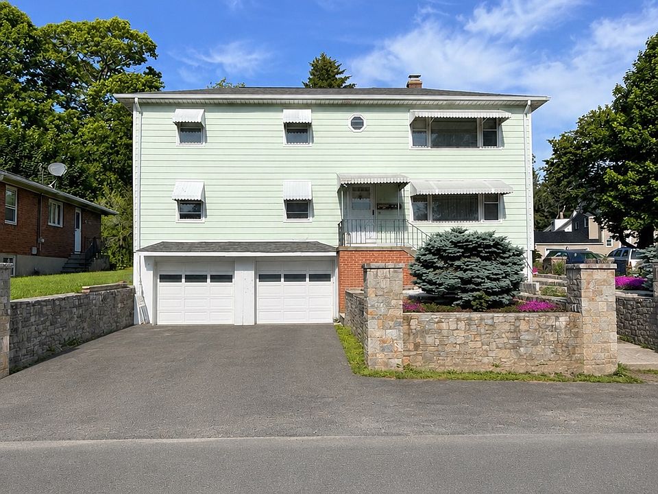 1st image of 22 Leaf Ave #2