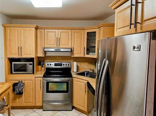 2850 Somerset Dr APT 214L, Lauderdale Lakes, FL 33311