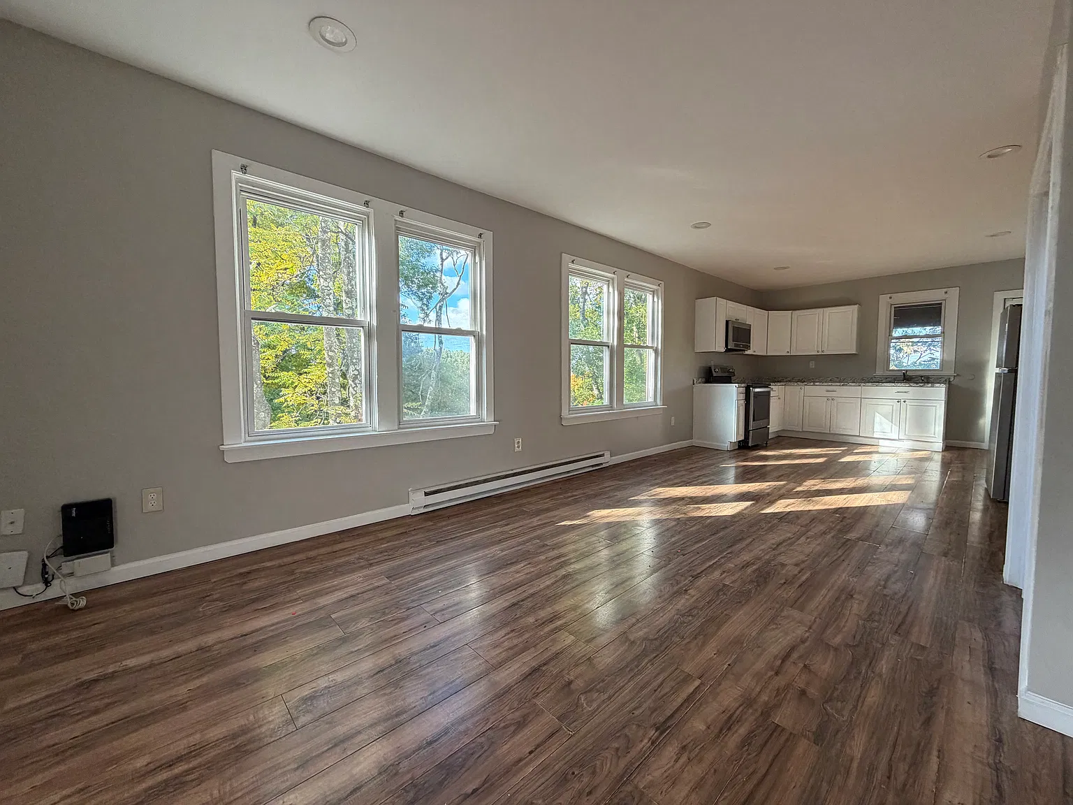 3 bed, 975 sqft, $1,795 — Photo 3