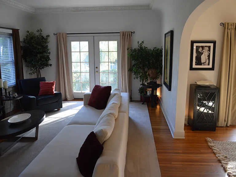 1203 S Rimpau Blvd — Photo 44