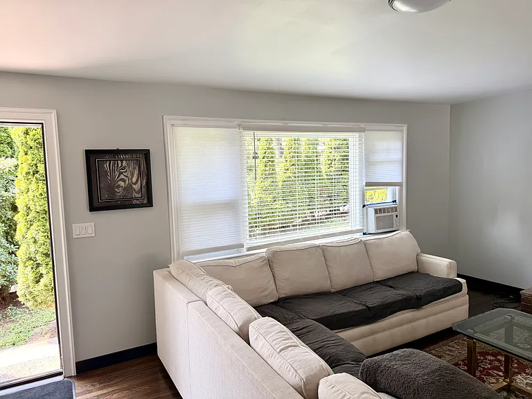 276 Griffin Ave — Photo 1