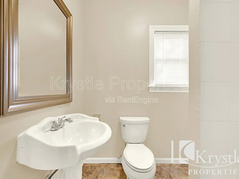 709 Carolina St — Photo 16