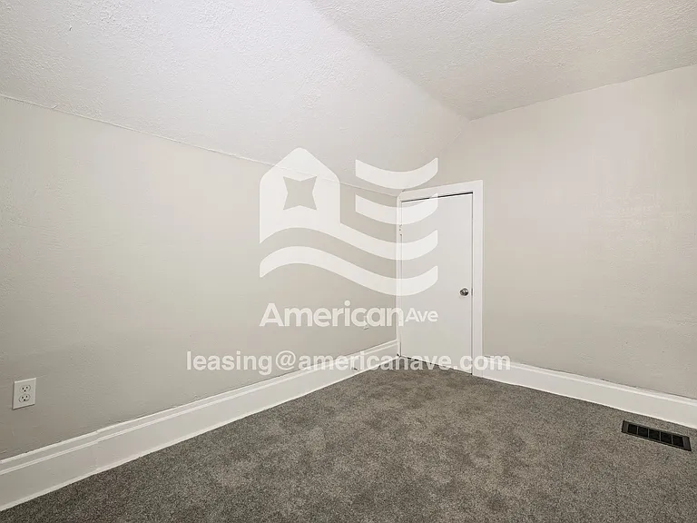 456907_010_wm_-_bedroom_13347307.jpg