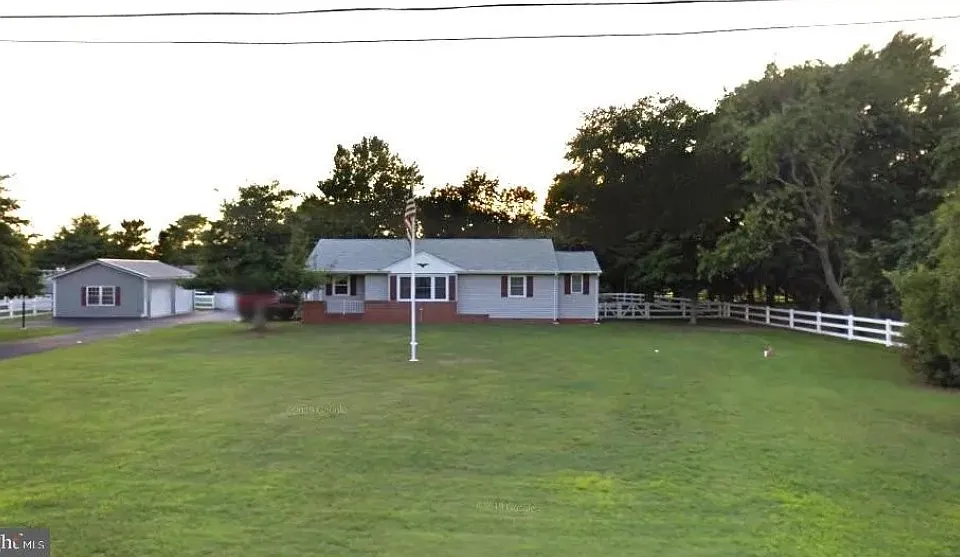 Cedar Neck Rd