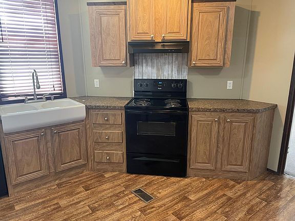 5th image of 13301 Bell St #0