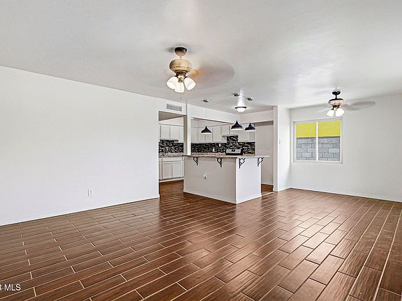 5th image of 410 Francis St
