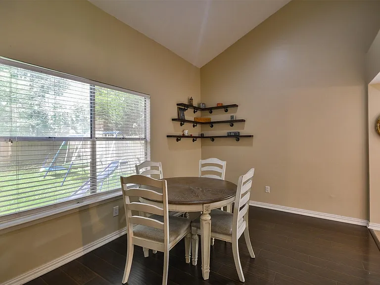 3218 Lake Stream Dr — Photo 17
