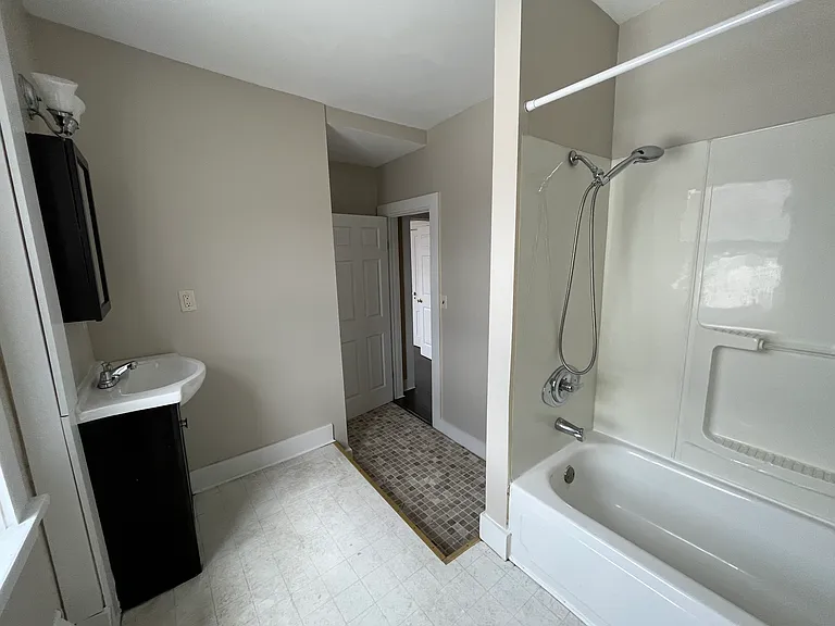 504 Grand St #4 — Photo 7