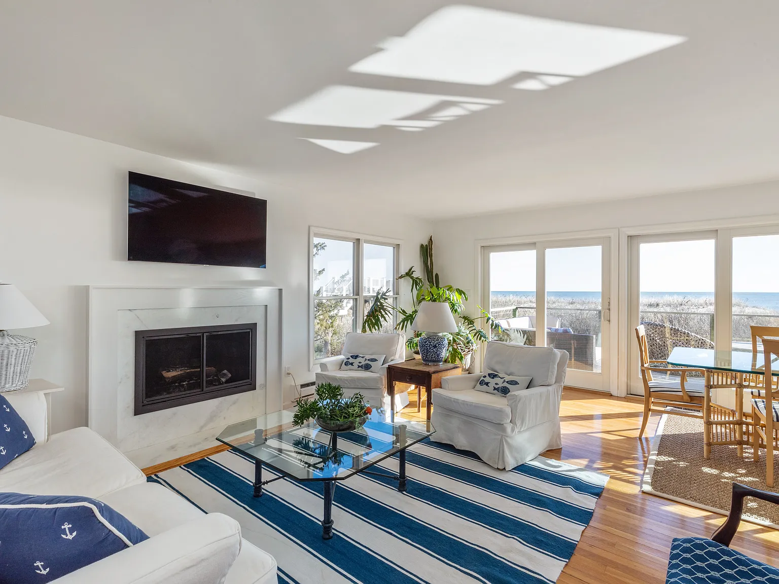 Water Mill Oceanfront Rental — Photo 2