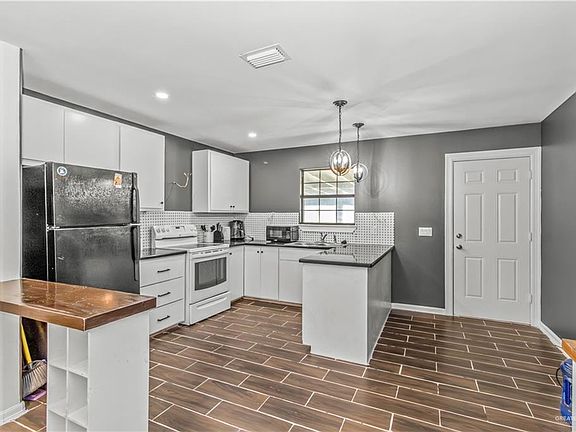 2nd image of 23068 San Miguel Ave