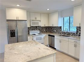 5789 Gage Ln, Naples, FL