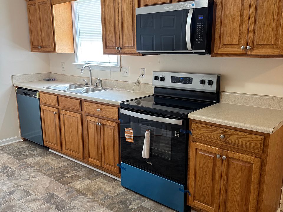 2nd image of 213 Stirling Bridge Dr