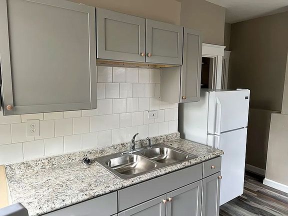 5th image of 3643 W 8th St #1