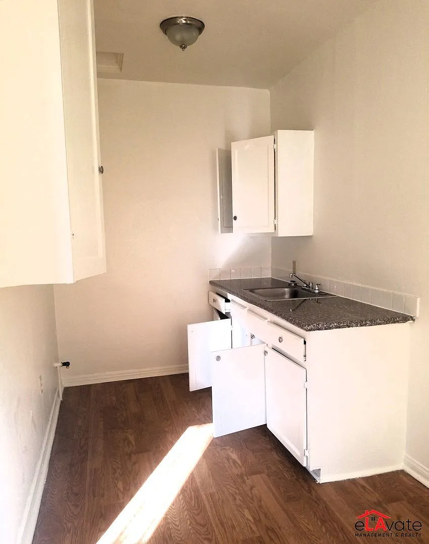 Studio, 1.0 bath, 400 sqft, $1,795 — Photo 3