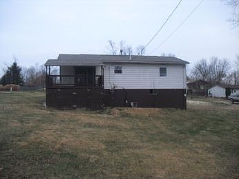 3rd image of 2710 Marion Oaks Dr