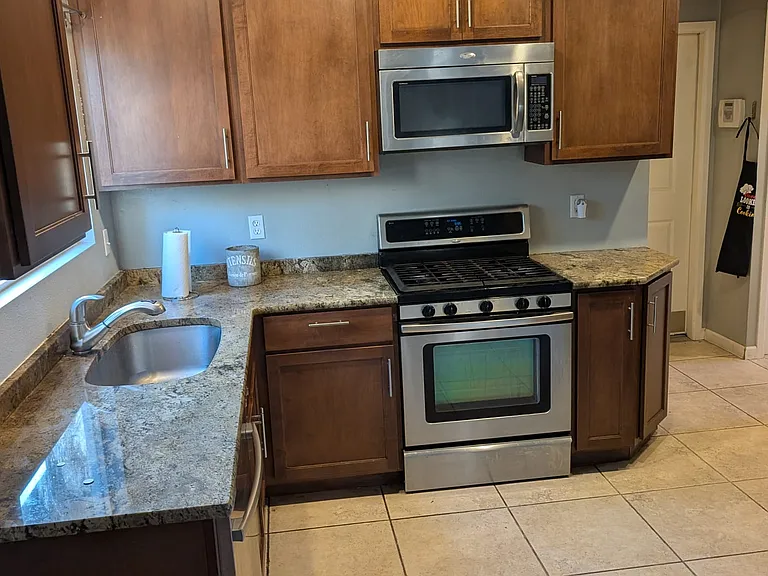 2025 SE 8th Dr — Photo 38