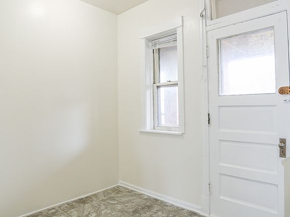 5th image of 1451 W Argyle St #1