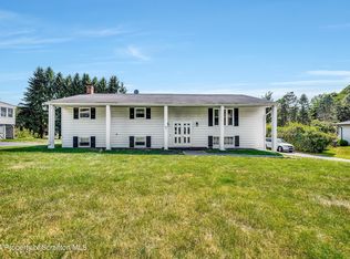 105 Carriage Ln, Clarks Summit, PA 18411