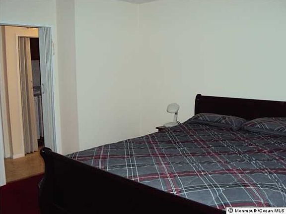 4th image of 58 St John Place #B