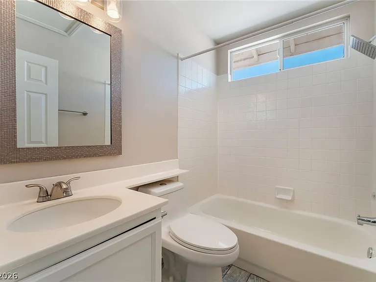 10401 Horseback Ridge Ave — Photo 18