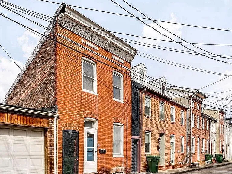 616 S Chapel St — Photo 1