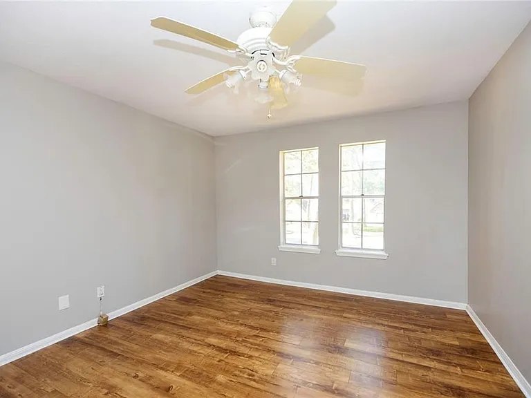 8323 Forest Ridge Rd — Photo 18