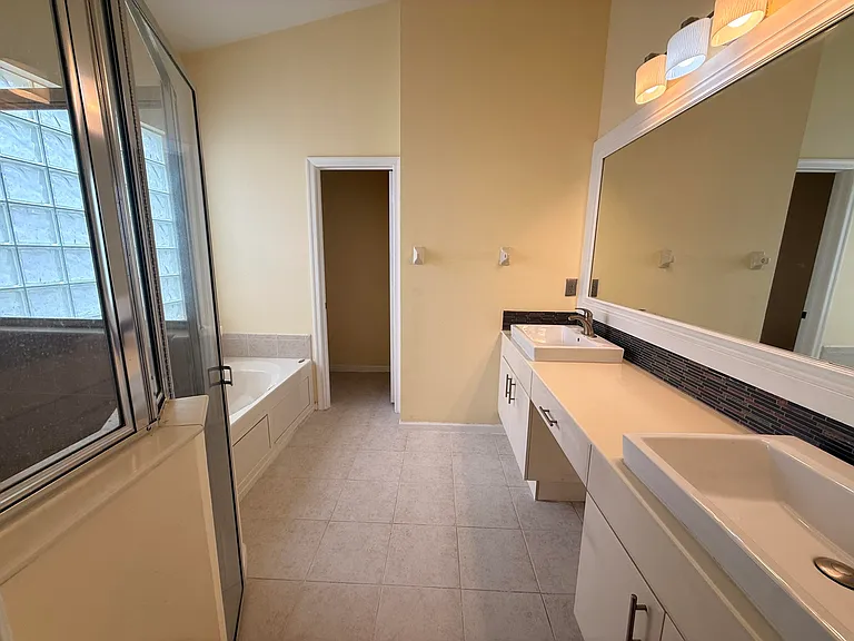 10372 Old Winston Ct — Photo 11