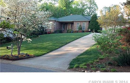 1st image of 206 Woodridge Dr