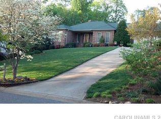 206 Woodridge Dr, Belmont, NC 28012