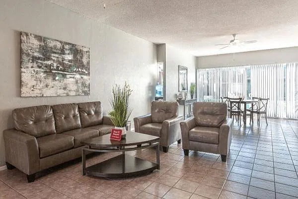 Terra Villa Apartments — Photo 17