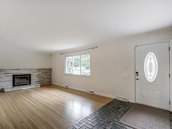 4th image of 693 Overlook Dr