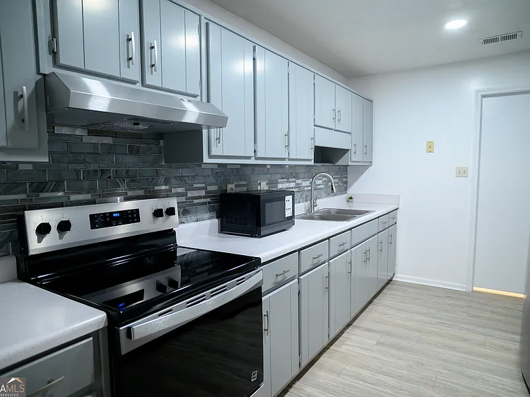 390 Stoneridge Way — Photo 15