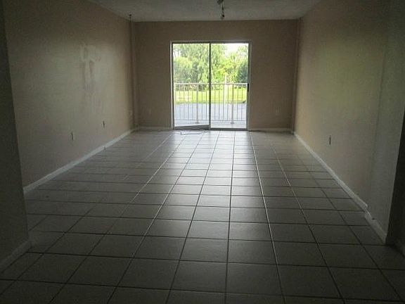 5th image of 16465 NE 22nd Ave APT 209