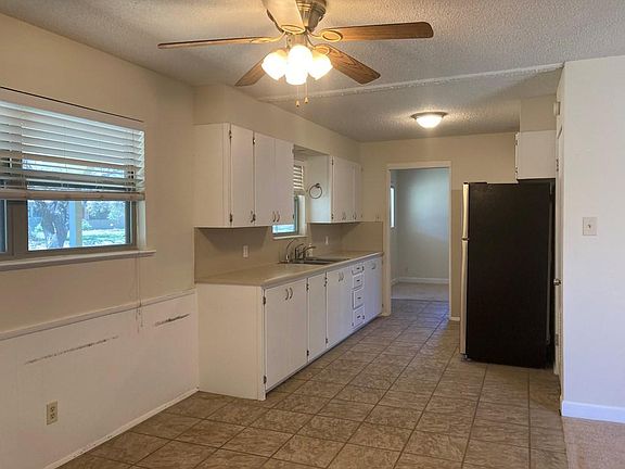 3rd image of 224 N Oxford Dr
