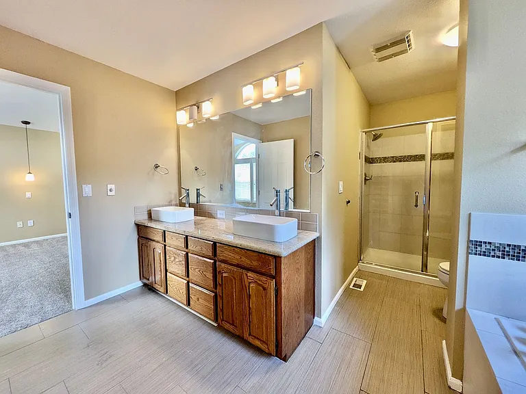 17147 Warren Ct — Photo 23