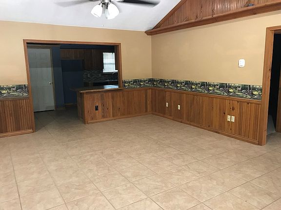 5th image of 700 Joyce Ln