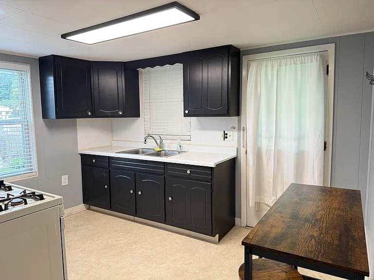 1722 Walnut St — Photo 2