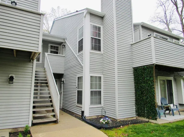 60 Pheasant Meadow Dr #60, Absecon, NJ 08205