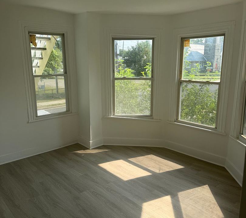1st image of 219 E Mulberry St #2